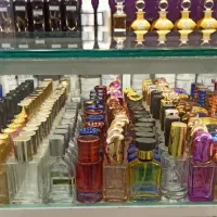 فروشنده آقا عطر بازار امام رضا (ع)