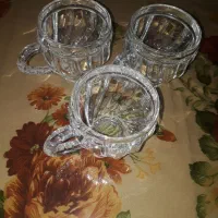 تعدادی کریستال همه خارجی با جعبه