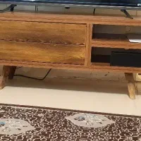 میز تلویزیون در حد نو رنگ چوب
