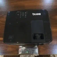 ویدئو پرژکتور بنکیو و پرده نمایش آکبند