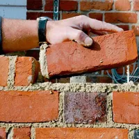 دیوار چینی، سیمانکاری، جوشکاری، اوستا بنا ماهر