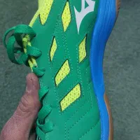 کفش فوتسال|کیف، کفش، کمربند|کاشمر, |دیوار