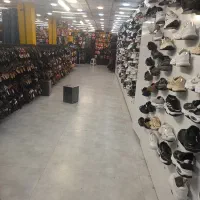 فروشنده کفش خانم و آقا