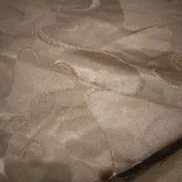 پرده ساتن گل برجسته با یالان طول۲/۹۰ عرض۳متر