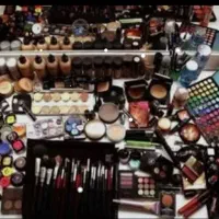 استخدام منشی خانم مجرد با ظاهری اراسته