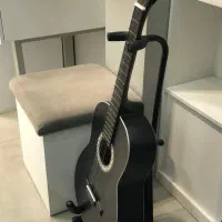 گیتار با پایه