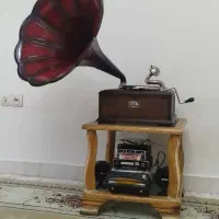 گرامافون هندلی گرام کوکی اصل قدیمی|کلکسیون اشیاء عتیقه|اندیشه, اندیشه فاز ۳|دیوار