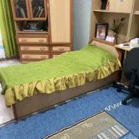 تخت و کمد چوبی