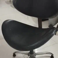 شیش عدد صندلی