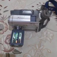 یک عدوربین فیلمبرداری سونی سالم درحدبفروش میرسد|دوربین عکاسی و فیلمبرداری|نظرآباد, مسکن مهر نظرآباد|دیوار