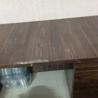 میز  اداری  برزگ وجادار.  ومحکم