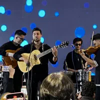 خواننده آماده همکاری با رستوران و سفره خانه ها