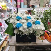 باکس و دسته گل آبی