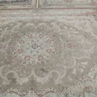 سه عدد فرش کرمی