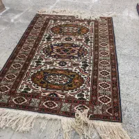 فرش دستبافت و میز غذاخوری ۴ نفره