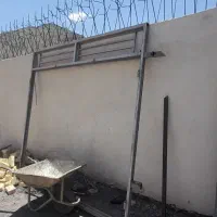 در یا درب سه لنگه حیاط