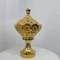 ظرف پذیرایی پایه دار