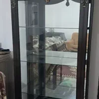 بوفه کلاسیک چوبی و شیشه ای