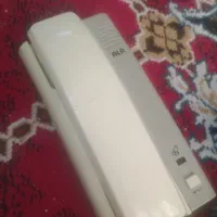 گوشی آیفون خانه