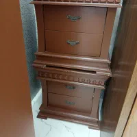 دو عدد پاتختی و یک عدد کمد