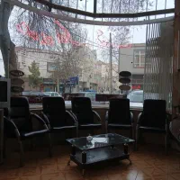 حیاط ۱۰۰ متر خیایان حجتی