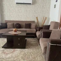 نیم ست پنج نفره مبلمان همراه با میز