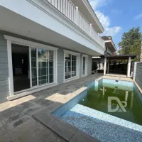 ویلای-نما-انگلیسی-جنگلی-استخر-دار-در-چلک