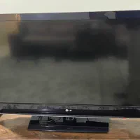 تلویزیون 42 اینچ LG به همراه یک گیرنده دیجیتال