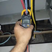 لوله کش آب و انجام خدمات تاسیسات و برق