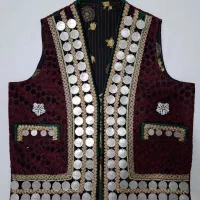 جلیقه مخمل محلی با سکه های قدیمی