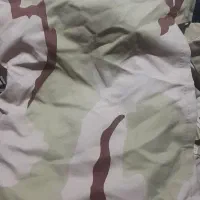 دو دست لباس سربازی کارکرده و یک دست با کتونی نو نو