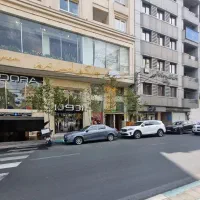 ۵۳ متر تجاری بر اصلی زمرد همکف خیابان ۷متر دهنه