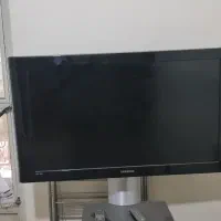 تلویزیون LCD سامسونگ 40 اینچ به همراه میز