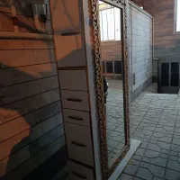 اینه و کشو