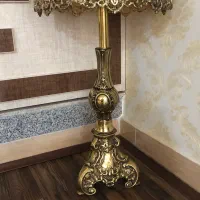 میز برنز سنگین و براق و سالم