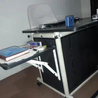 میز رایانه بدون صندلی