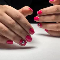مرکز ناخن شیده اولین و تنها مرکز در ملایر