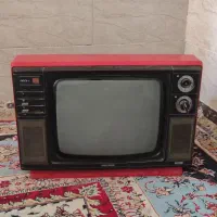 تلویزیون قدیمی برای دکوراسیون و تزئینات داخلی