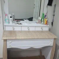 تخت خواب تک نفره و میز آرایش