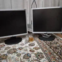 دو عدد مانیتور LG
