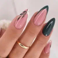 جذب ناخن کار حرفه ای