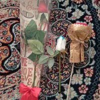 سه عدد گل مصنوعی