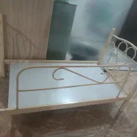 تخت تک نفره فلزی محکم.
