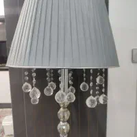 آباژور ایستاده