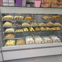 ویترین قنادی یکتا