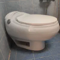 توالت فرنگی طرح وال هنگ