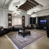 داخل مجتمع خصوصی