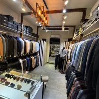 تمامی اجناس فروشگاه یکجا به فروش میرسد