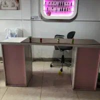 میز ناخن تک نفره به همراه صندلی و پریز