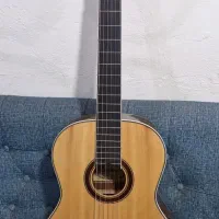 فروش گیتار نو آکبند خوش صدا .